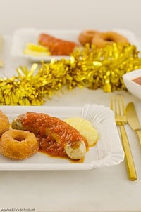 Geflügelcurrywurst mit Ananassoße und Kartoffeldonut von den [Foodistas]