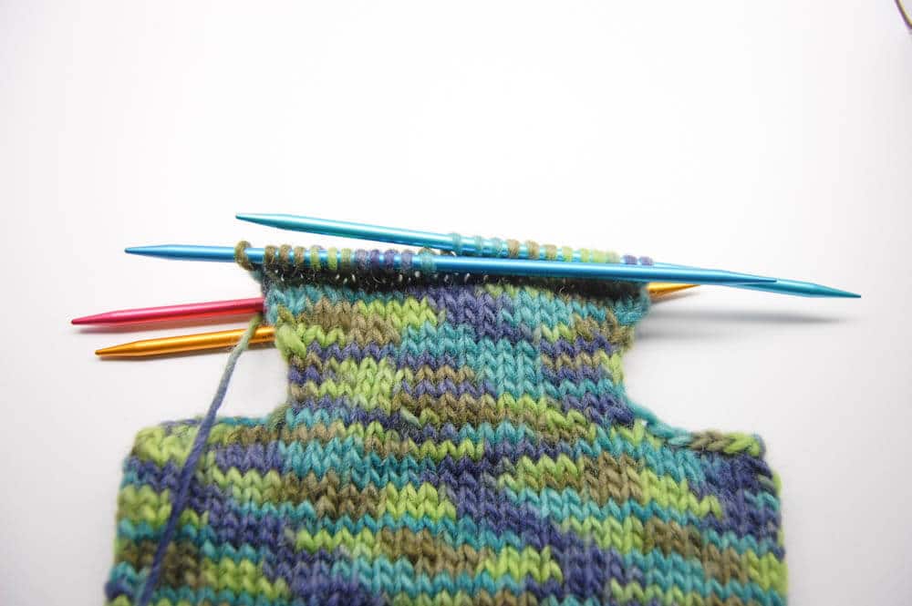 ANLEITUNG: GESTRICKTE FILZHÜLLE FÜR WÄRMFLASCHE