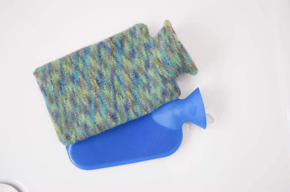ANLEITUNG: GESTRICKTE FILZHÜLLE FÜR WÄRMFLASCHE