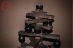 Alternativer Weihnachtsbaum aus Holzleisten