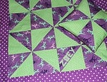 Tutorial – Kuscheldecke für Babys mit Dreieckpatchwork und Applikation