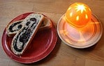 Mohnstollen backen und mit Orangenkerze genießen – alles selber machen