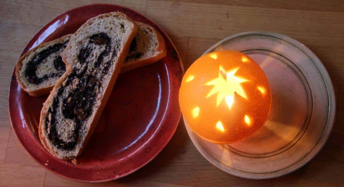 Mohnstollen backen und mit Orangenkerze genießen – alles selber machen