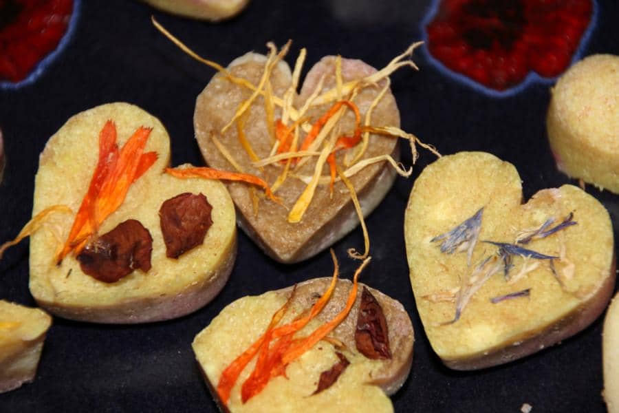 Weihnachtsgeschenk: Sprudelbad selbst herstellen – auch mit Kindern