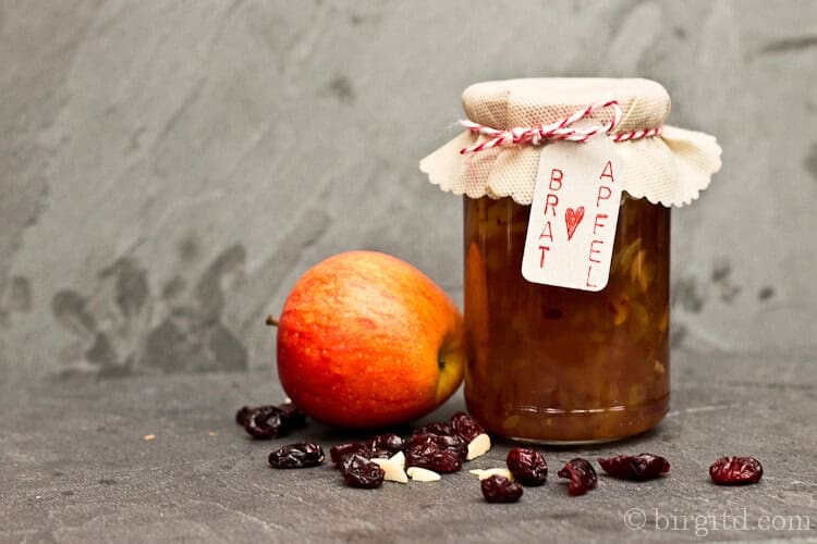 Bratapfel-Konfitüre mit Cranberries – winterlicher Frühstücksgenuss