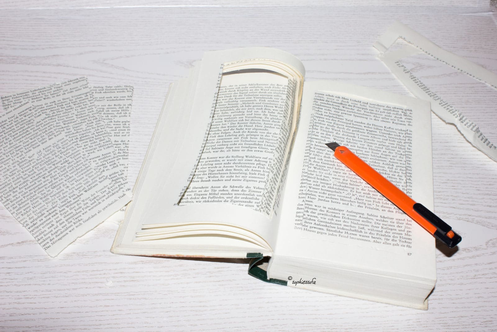 Bücherversteck – Geld und Schmuck sicher im Buch