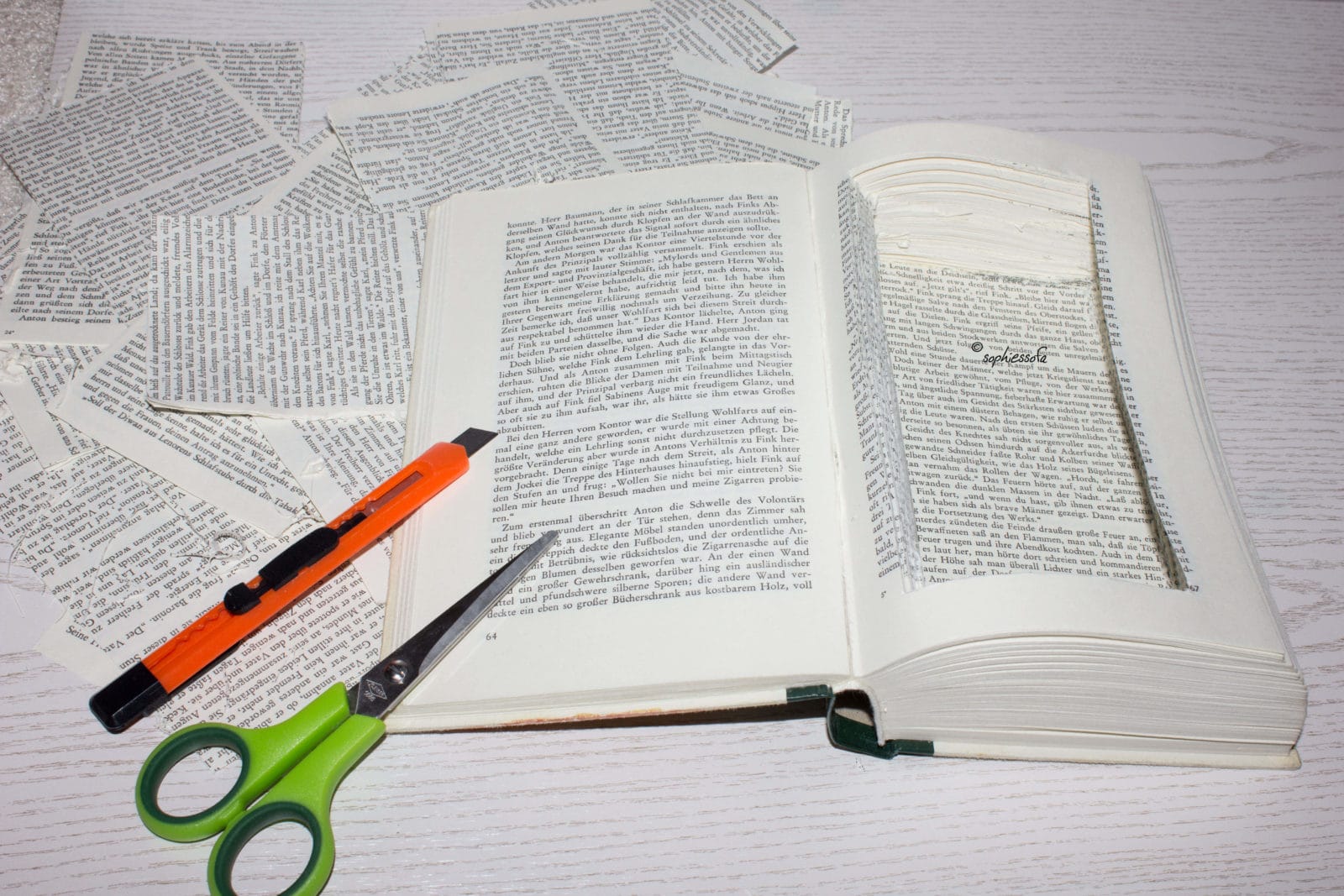 Bücherversteck – Geld und Schmuck sicher im Buch