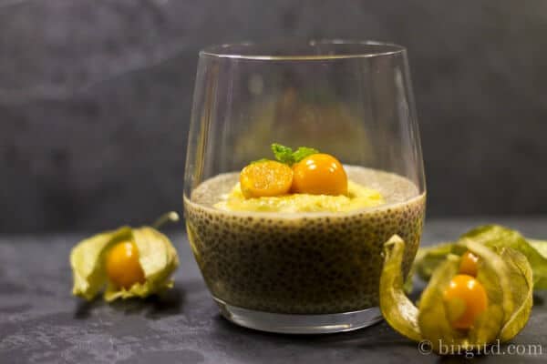 Earl-Grey-Chia-Dessert mit Physalis-Cashew-Creme - ein veganer Desserttraum