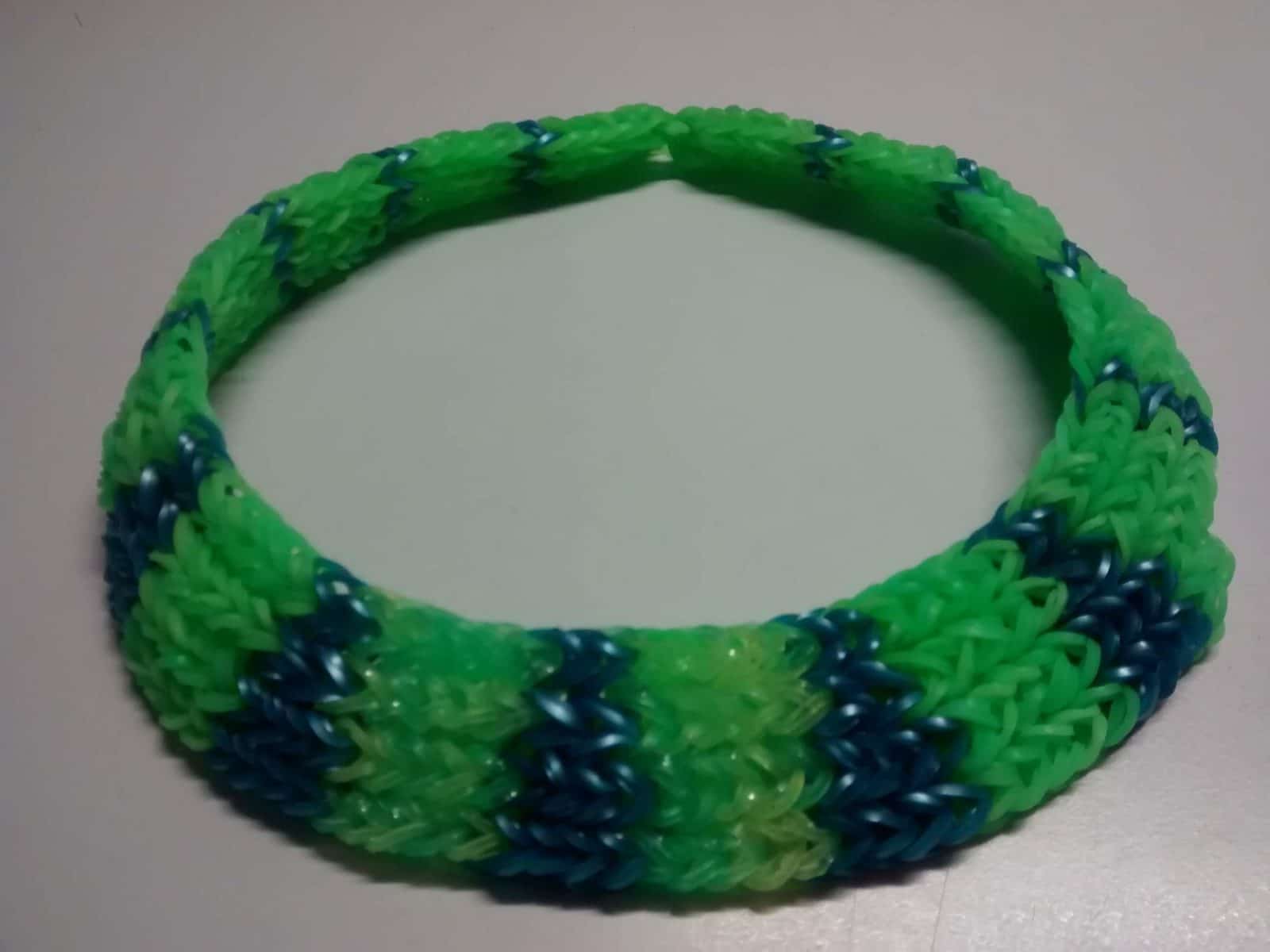 Kette auf dem Loomrahmen gestrickt