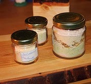 Badesalz, Molke-oder Milchbad aus natürlichen Zutaten