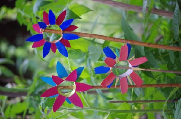 Blumen aus Toilettenpapierrollen