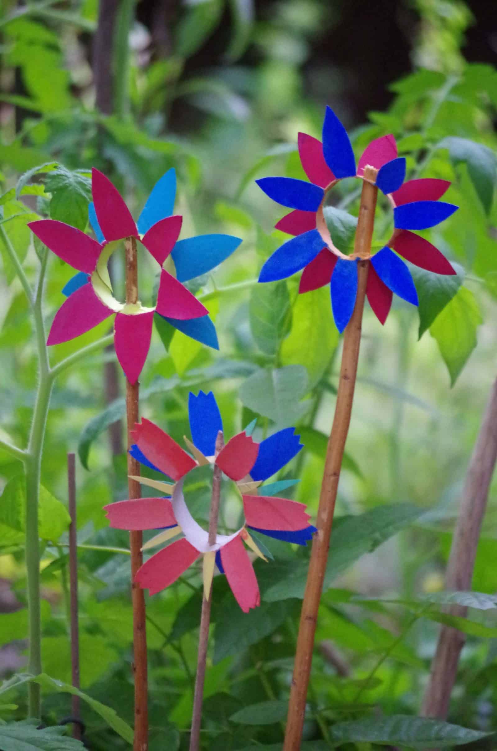 Blumen aus Toilettenpapierrollen