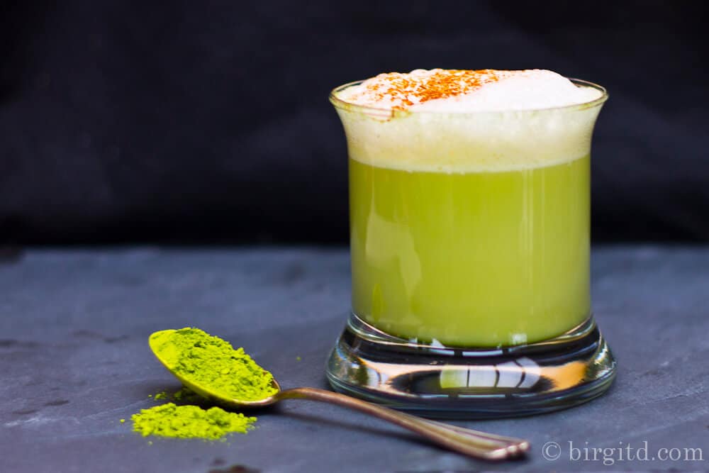 Matcha mit Mandelmilch – nicht nur die Farbe ist ein Hit…
