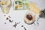Gesundes, veganes Tiramisu Parfait