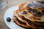 Lazy Sunday Frühstück im Bett: Blaubeerpfannkuchen