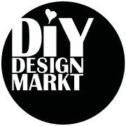 Logo der HANDMADE Kultur, Fokus auf handgemachte Kunst und kreative Designmärkte, ideal für DIY- und Kunstliebhaber, die nachhaltige und kreative Produkte suchen.
