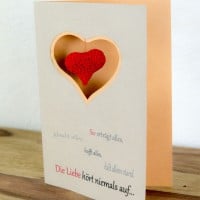 DIY Valentinskarte mit Häkelherz - das perfekte Valentinsgeschenk