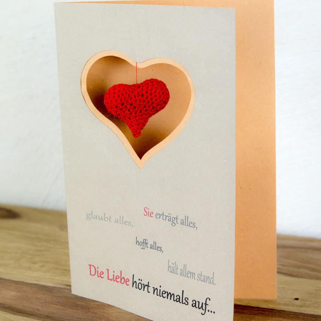 DIY Valentinskarte mit Häkelherz – das perfekte Valentinsgeschenk