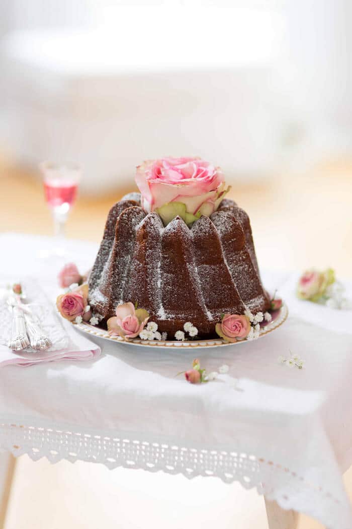 „Zitronengugl mit Rosensirup!“