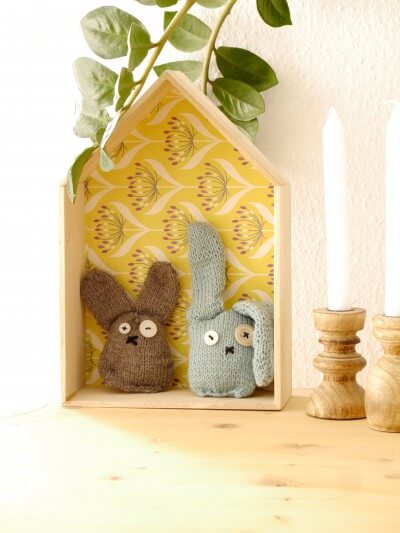 Little knitted easter bunnies