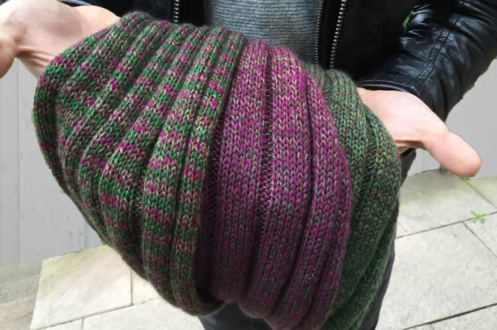 ANLEITUNG: DEKORATIVEN MÄNNERSCHAL STRICKEN MIT VERLAUFSGARN