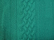 Männerpullover mit Zopf