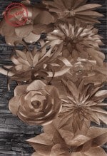 Dekorieren mit riesigen Papierblumen