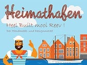 Illustration eines Mannes mit Bart, gestreiftem Hemd und roter Schleife, vor einer Hafenstadt mit bunten Häusern und Brücke, symbolisiert Handwerkskunst und Gemeinschaft.