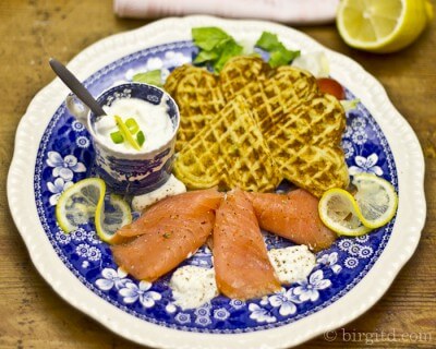 Kartoffelwaffeln mit Räucherlachs & leichter Wasabi-Kräuter-Crème [Birgit D]