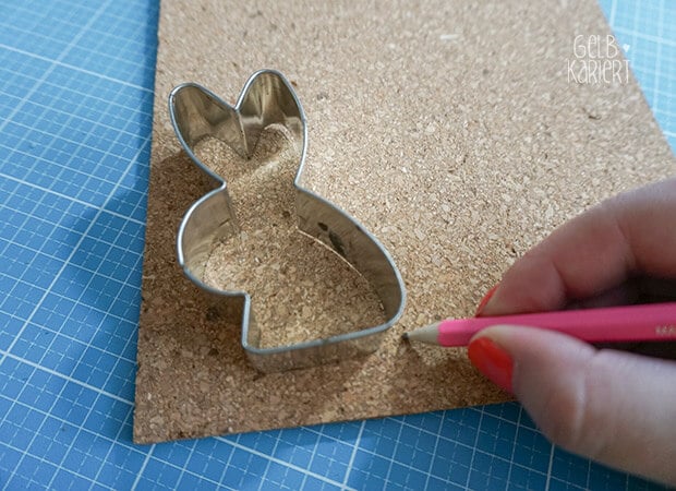 DIY: Osterhasenanhänger aus Kork