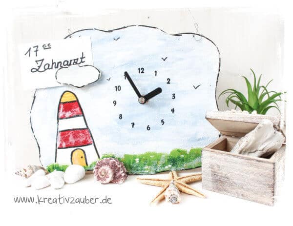 Leuchtturm – Uhr mit Magnettafel