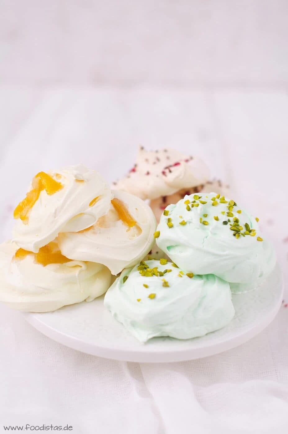 Pastell Meringues von den [Foodistas]