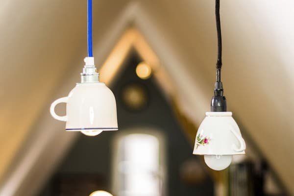 Tassenlampe: Upcycling eine Lampe aus einer Tasse selbst machen