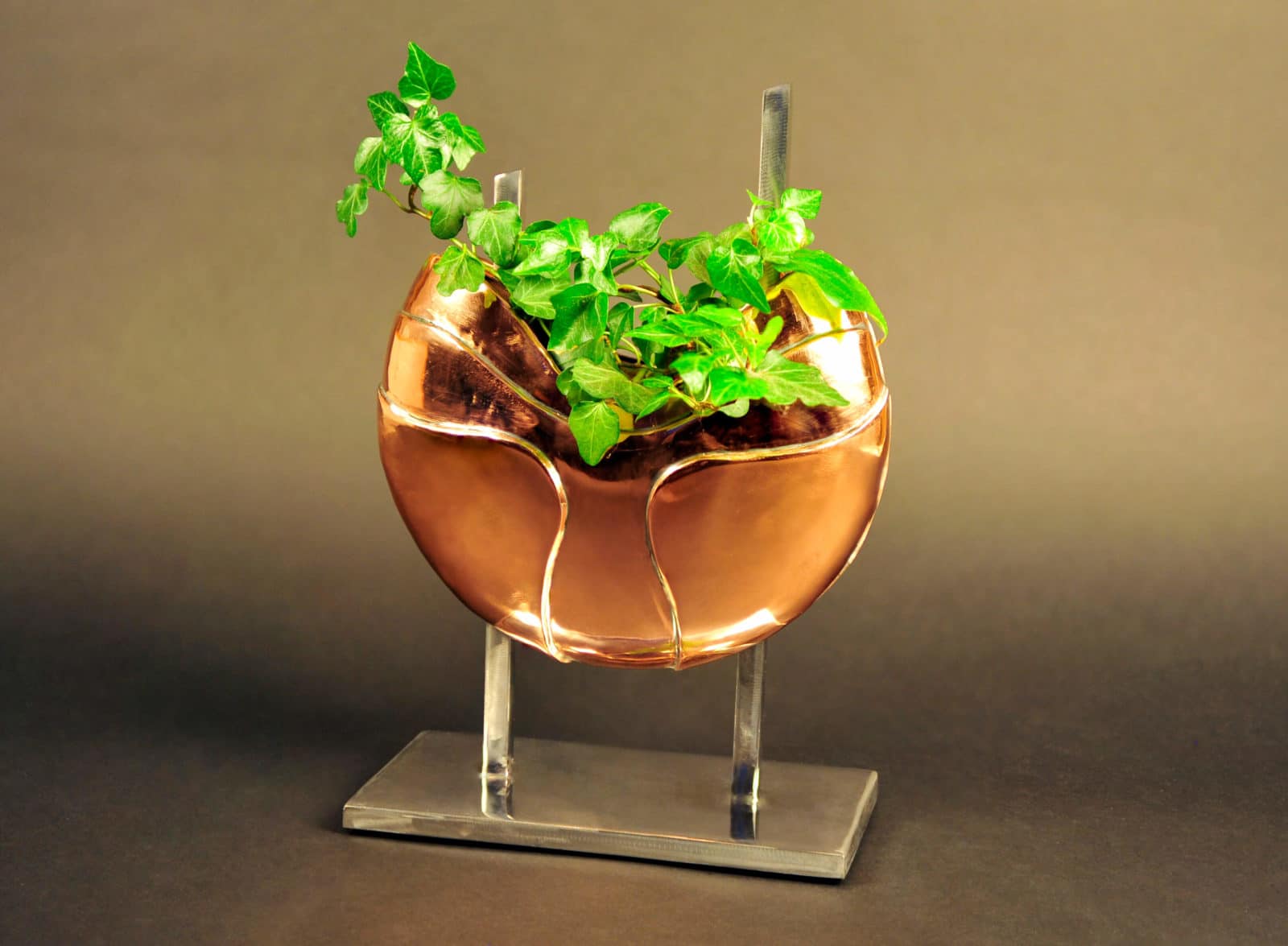 Vase aus Kupfer