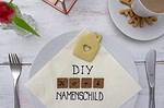 DIY Namensschilder aus Kork