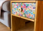 DIY Nachttisch mit Briefmarken