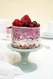 Beerentörtchen mit Knäckebrotboden – ohne Backen