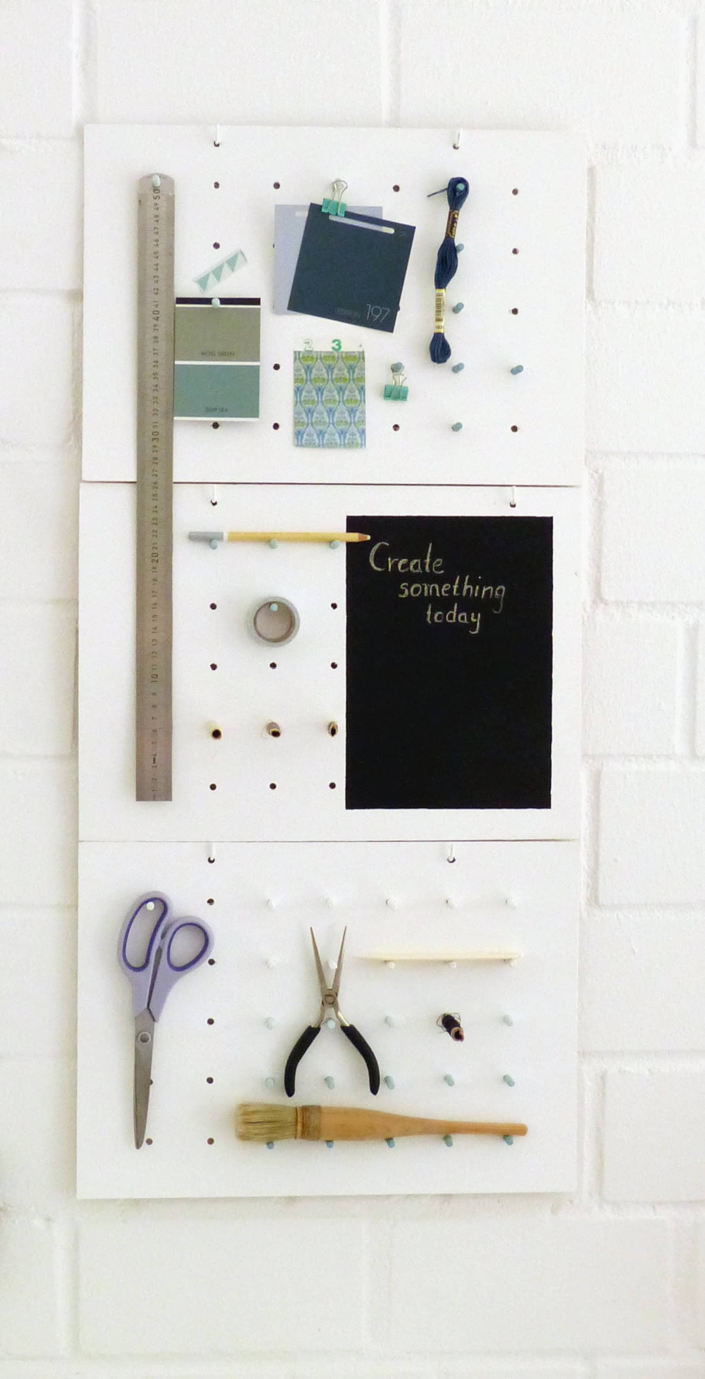 Moodboard, Deko, Aufbewahung – Pegboard-Wand zum Selbermachen