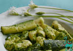 Hausgemachte Kartoffelgnocchi mit Bärlauchpesto und knackigen Zucchini
