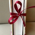 Verhüllt: hübsche Verpackung für Bücher