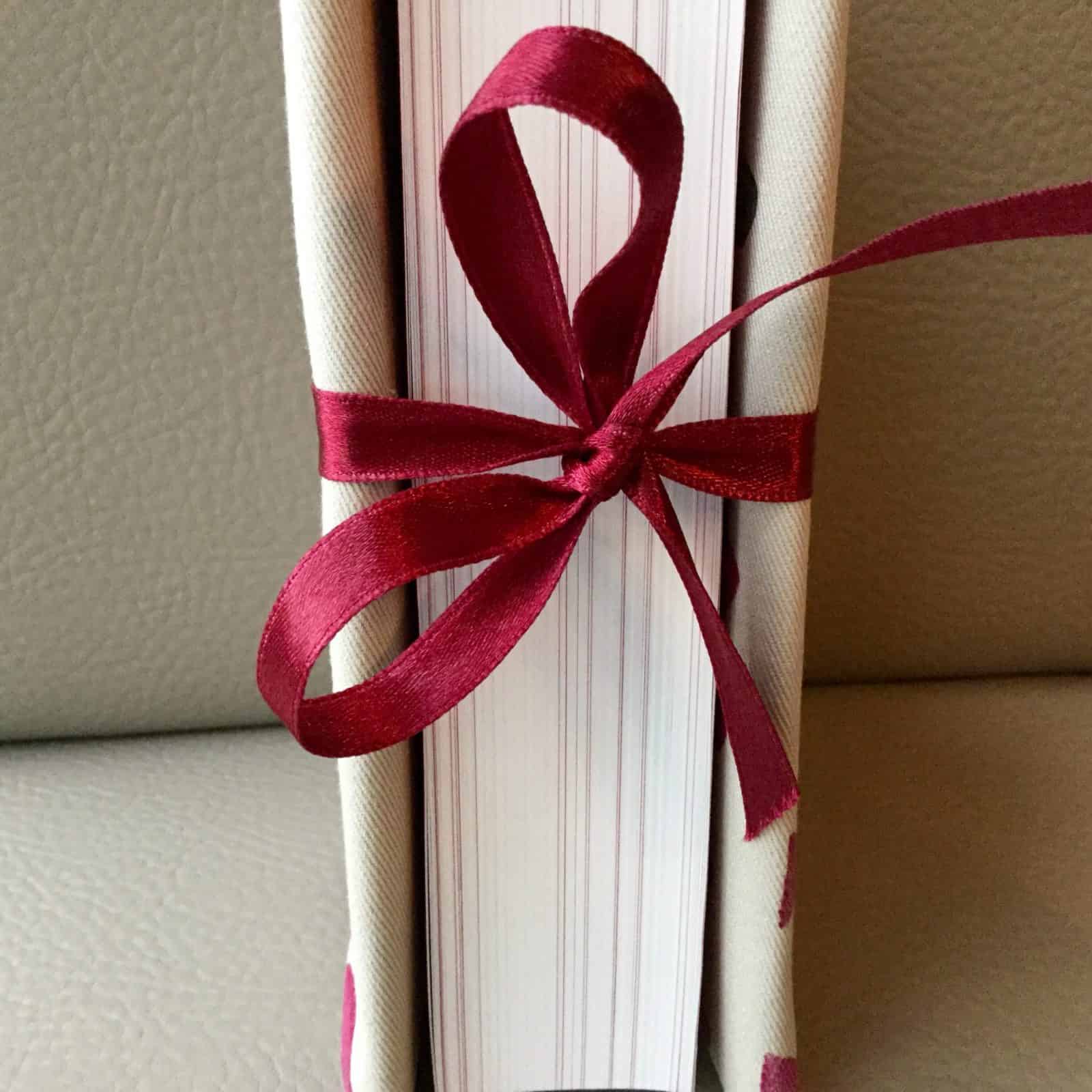 Verhüllt: hübsche Verpackung für Bücher