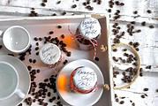 Karamellsirup im Kaffee: ein Rezept, drei Aromen