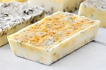 Geschenkidee, nicht nur zum Muttertag: 3 Rezepte für DIY Seife