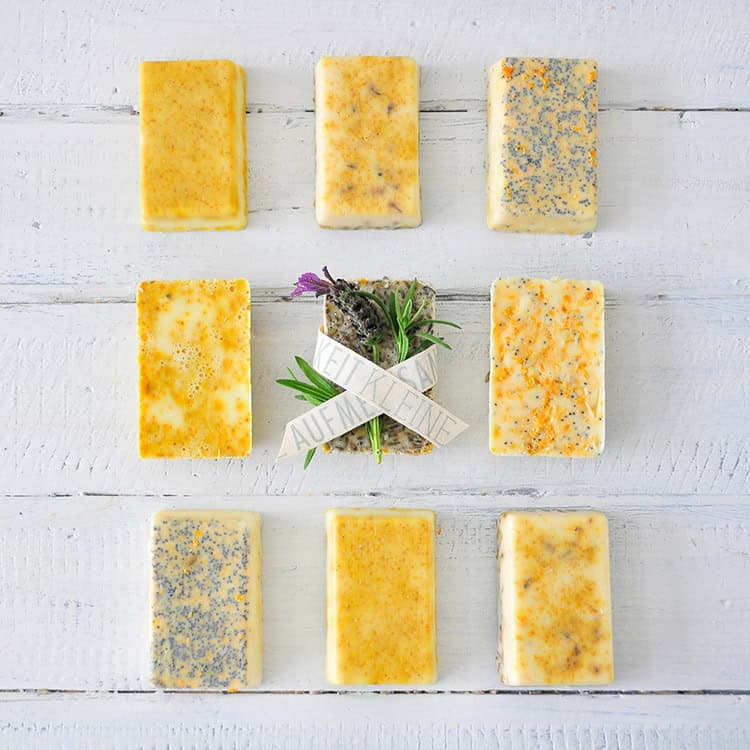 Geschenkidee, nicht nur zum Muttertag: 3 Rezepte für DIY Seife