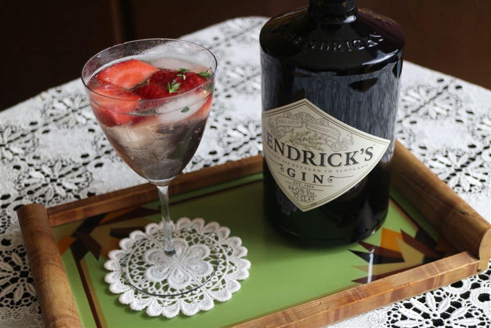 Erdbeer-Thymian-Gin-Tonic