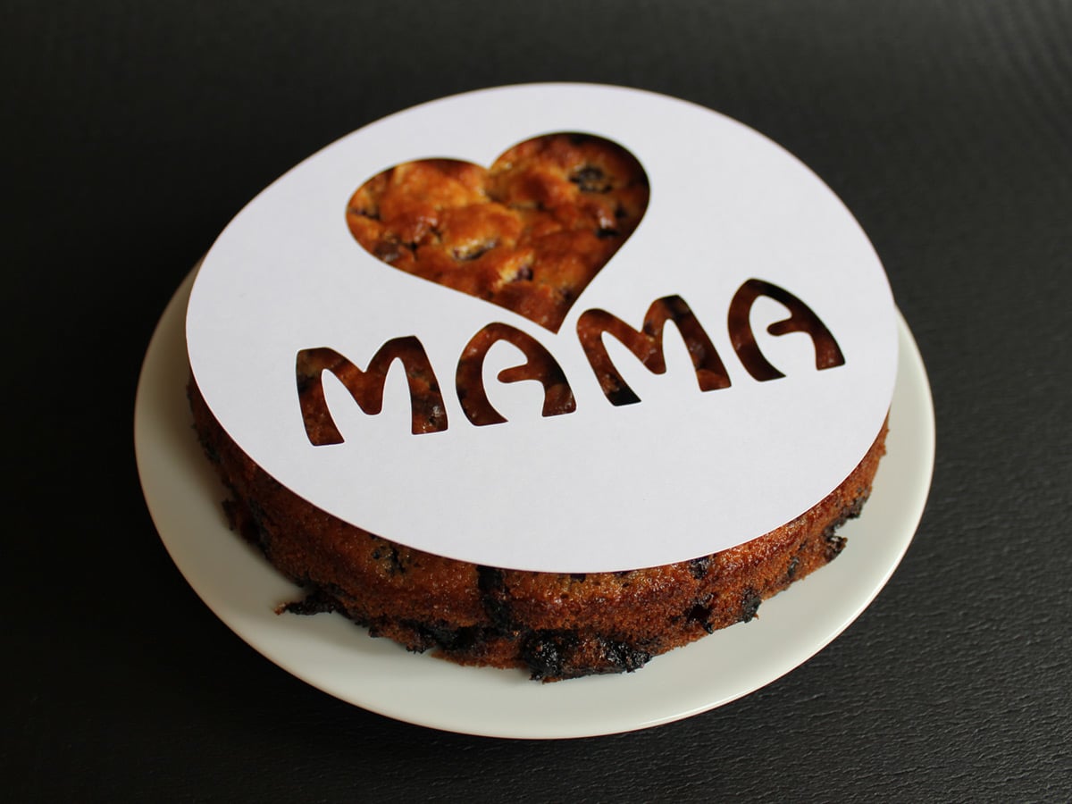 So gelingt (sogar mir) ein schön dekorierter Muttertagskuchen… {mit Vorlage für Kuchen-Deko-Schablone}