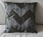 Seidige Patchwork-Kissen