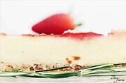 Erdbeer-Pudding-Kuchen mit frischem Rosmarin