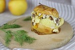 Herzhaft gefüllter Apfel