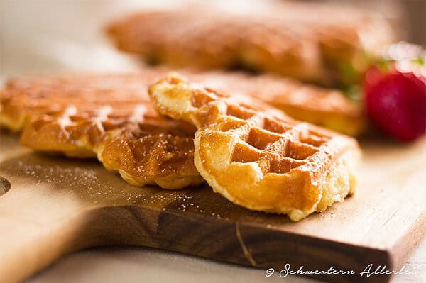 Vanille-Waffeln nach Mamas Rezept und herziges Obst - HANDMADE Kultur